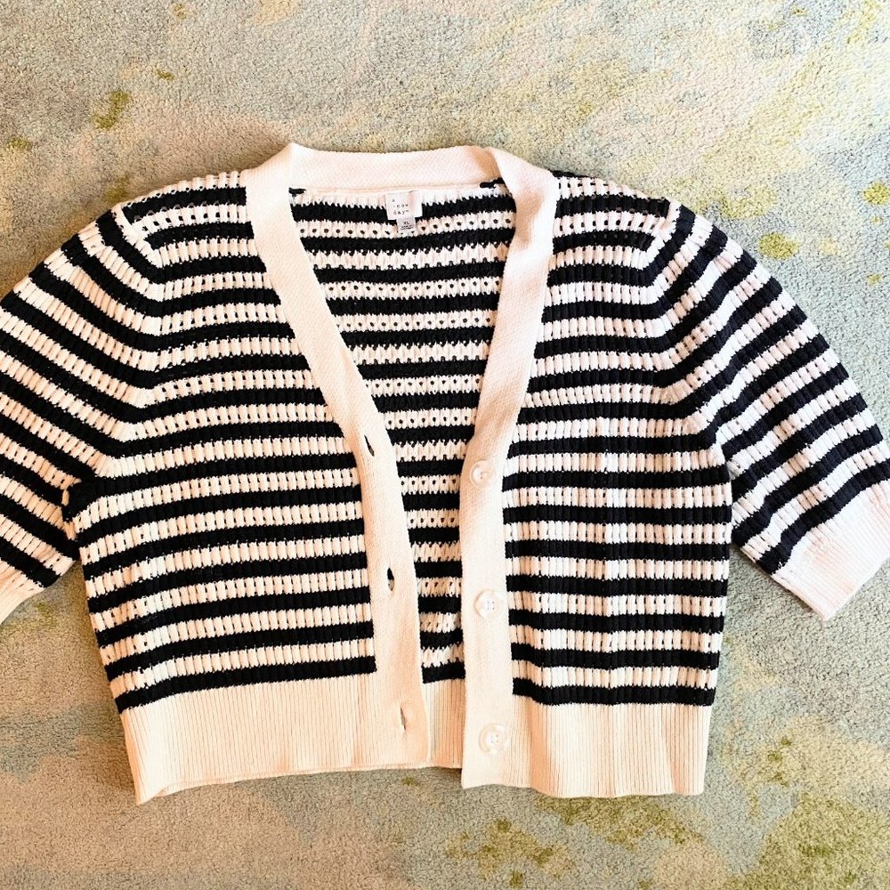 Cropped knit black and white striped cardigan XL